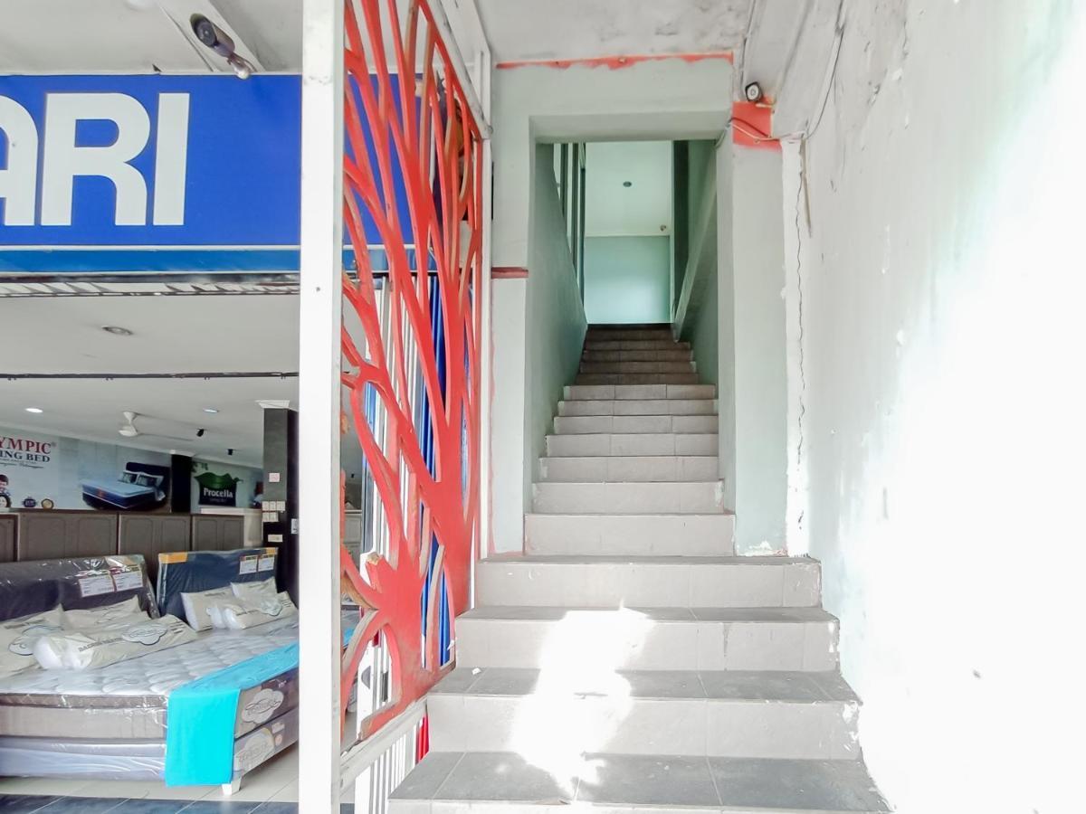 Reddoorz Syariah Near Q-Mall Banjarbaru Martapura  Kültér fotó
