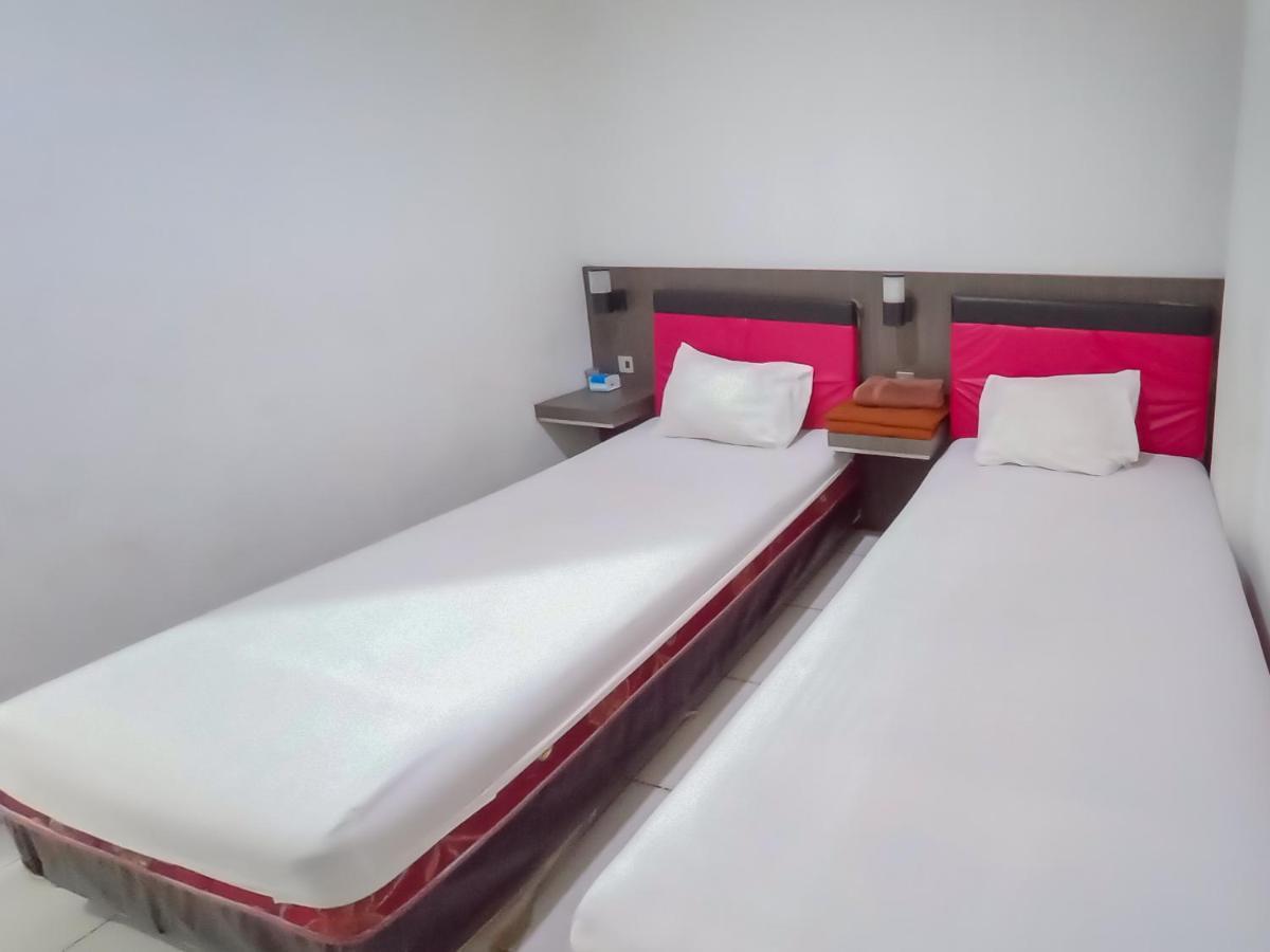 Reddoorz Syariah Near Q-Mall Banjarbaru Martapura  Kültér fotó